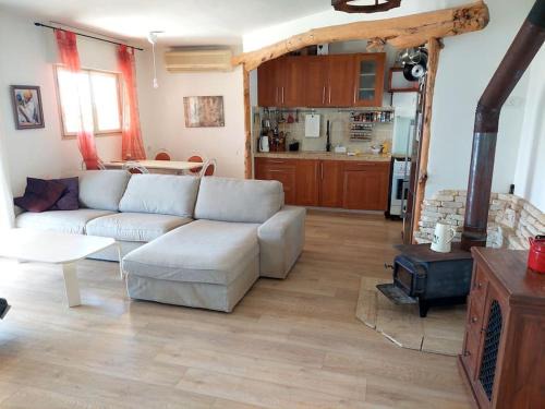 Neve Ativ Apartment | Discover מצפה 1050: Pet & Child Friendly Retreat
