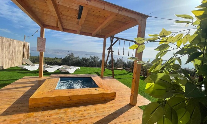 Poriya Illit Apartment | Oceanfront Bliss at נוף המצוק - Guest Rated 9/10