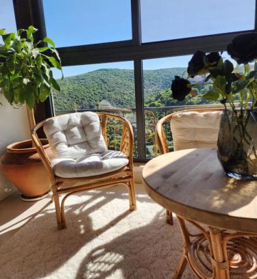 Ma'alot - Tarshiha Apartment | Relaxing Retreat in the Galilee with Family-Friendly Amenities