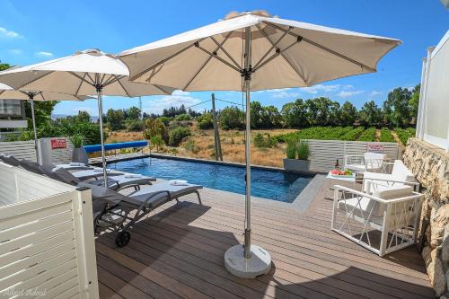 Sde Eliezer Apartment | Guest Rated 10/10: Regaim Boutique Cabin with Pool & Hot Tub