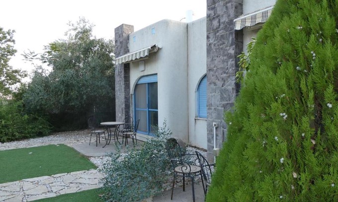 Ma'ayan Baruch Cabin | Family-Friendly Hotel ספרטה with Hot Tub & Top Ratings