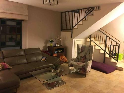 Jerusalem Villa | New Cozy Cottage in Central Beit Hagan with Scenic Views