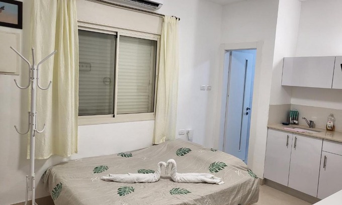 Be'er Ora Apartment | Desert Oasis: קסם במדבר באר אורה with 8/10 Rating