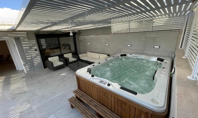 Eilat Villa | Relax in Private Home Network Eilat: 5-Bedroom Villa Oasis