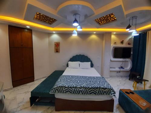 Al-Ganoub Apartment | Discover Porto Said: 4-Star Oceanfront Studio Retreat