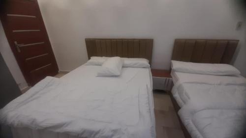Agouza Apartment | Family-Friendly Hs 3 Studios with Relaxing Hot Tub