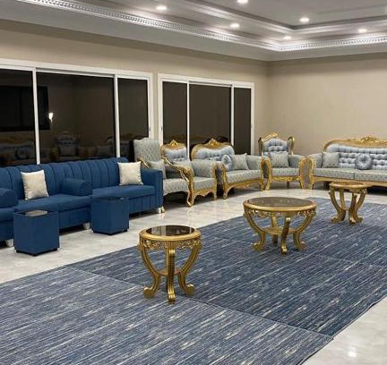 Al Kura Ski Chalet | Discover استراحة اليكسا: Pet-Friendly Retreat with Pool