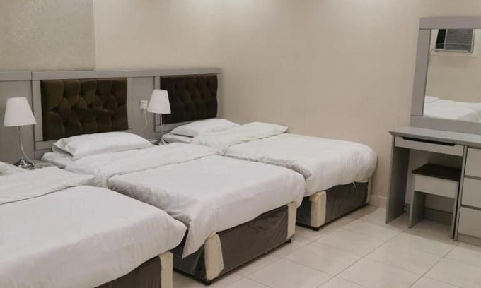 Umluj Ski Chalet | استراحة جاردينيا: Family-Friendly Oasis with Pool Access
