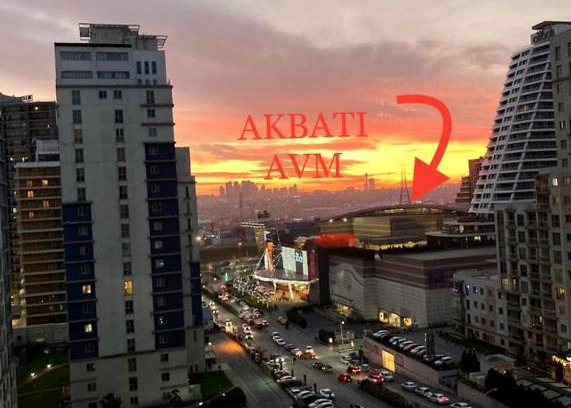 Esenyurt Apartment | Explore Istanbul: Family-Friendly Stay with Pool Access
