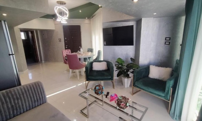 Al-Muntazah Apartment | Experience the Allure of المعمورة الشاطئ with Family-Friendly Amenities