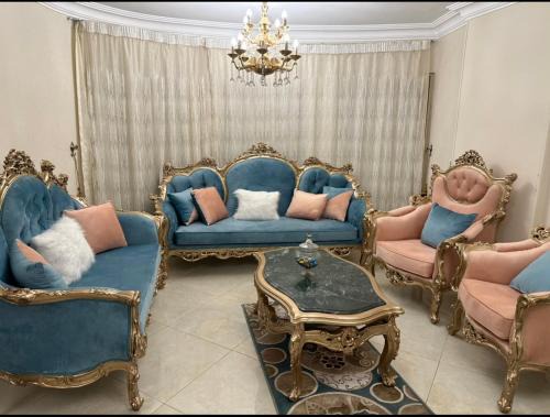 Agouza Apartment | Discover المهندسين شارع لبنان: Family-Friendly Retreat