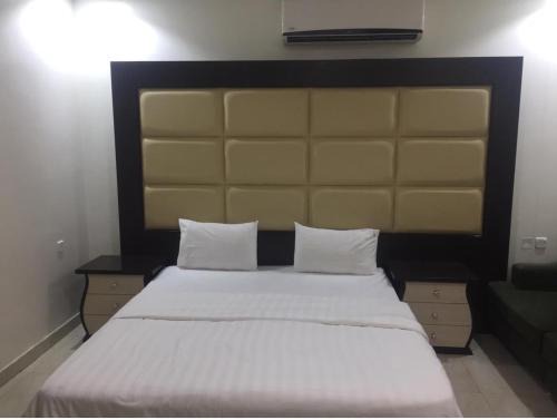 Al Aziziyah Apartment | بيت الميعاد للوحدات المخدومة