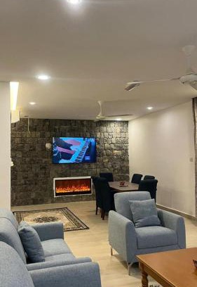 Al Hamra Villa | Experience بيوت الخزام: Top-Rated Stay with Pool & Pets
