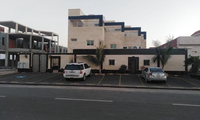Durrat Al-Arous Villa | Relax at Durat Al Arous with Poolside Family Fun