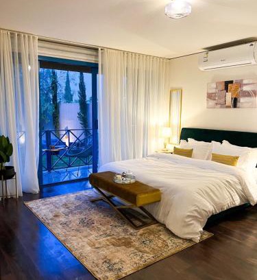 Abha Al Jadidah Apartment | Raiden: Guest Rated 10/10 with Hot Tub & Pet Friendly Options