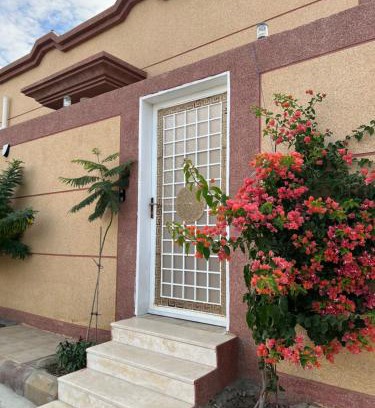 Baljurashi Apartment | Unmatched Elegance at الفخامة - Pet & Child Friendly Stays