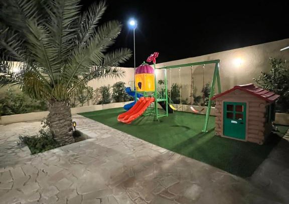 Huraymila Ski Chalet | Unforgettable Family Retreat at شالية السحاب with Pool