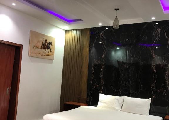 Jizan Ski Chalet | Family-Friendly Retreat at شاليهات ليالي السعادة with Pool