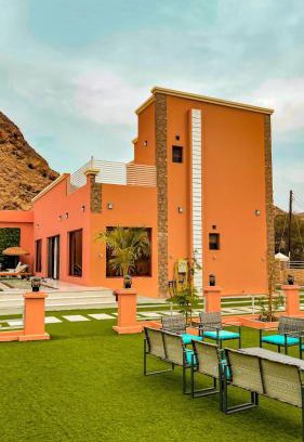 Oman Ski Chalet | Discover شاليه البدور: Perfect for Family Getaways
