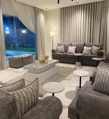 Western Province Ski Chalet | Oceanfront شاليه السمو الفندقي with Private Pool & Perfect Score
