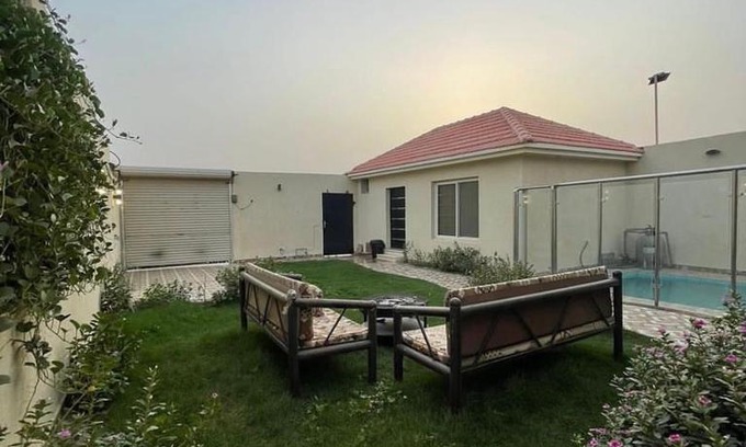 Buraydah Ski Chalet | Discover Comfort at شاليه زينه: Pet-Friendly Retreat