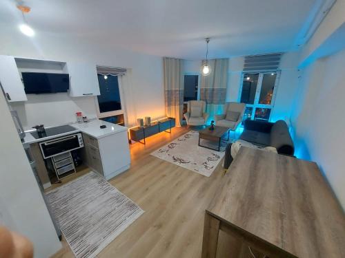 Esenyurt Apartment | Cozy Apartment Full of Love - Pet and Child Friendly Stay