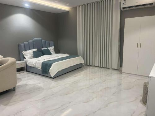Al Kura Apartment | شقة سكنية واجنحة مريحه