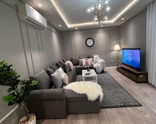 Riyadh Apartment | Beautiful 2-Bedroom Unit - Rated 10/10, Family-Friendly