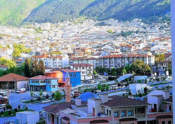 Osmangazi Apartment | Cozy Three-Bedroom Apartment with Family-Friendly Amenities