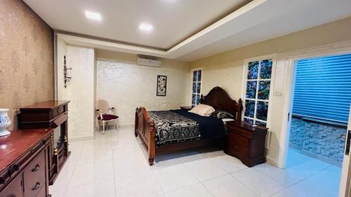 Al Jubeiha Ski Chalet | Comfortable Furnished Apartment with Family-Friendly Amenities