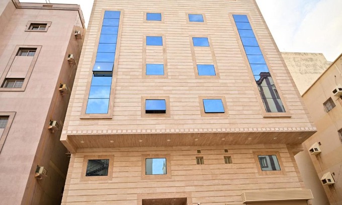 Mecca Apartment | Modern 4-Bedroom Apartment with Kitchen for Family Comfort