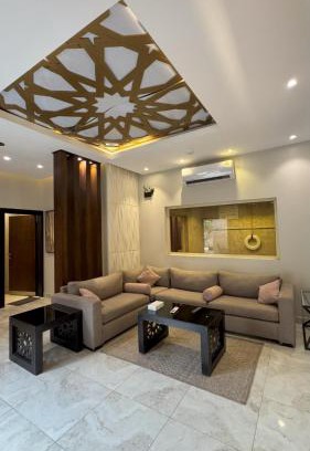 Khamis Mushait Resort | Cozy Tree Season Chalets with Pool and Hot Tub Access