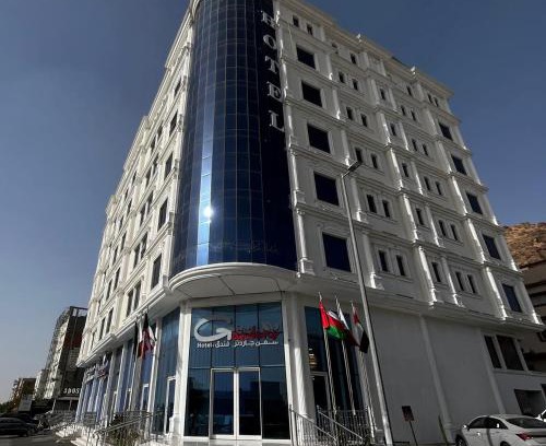 Taif Hotel | Discover فندق سفن جاردنز - المطار: Child-Friendly Stay