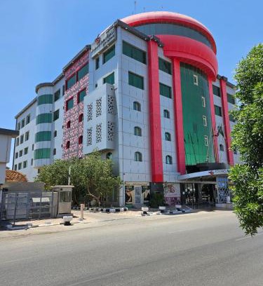 Ar Rass Hotel | Discover Cheerful Hotel Al Rass with Pool & Breakfast