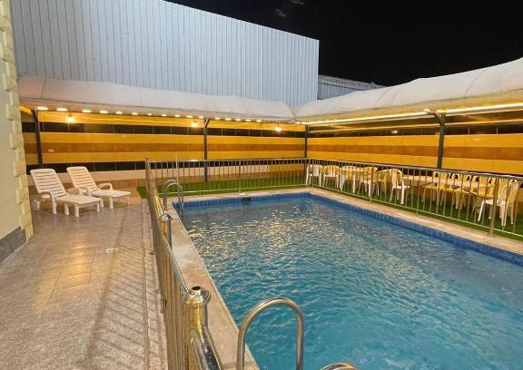Al-Hamadaniyah Ski Chalet | Relaxation Awaits: Pet-Friendly Retreat with Pool Access