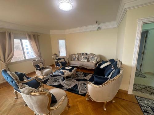 Giza Apartment | Family-Friendly Stay at كمباوند الخليج with Hot Tub Access