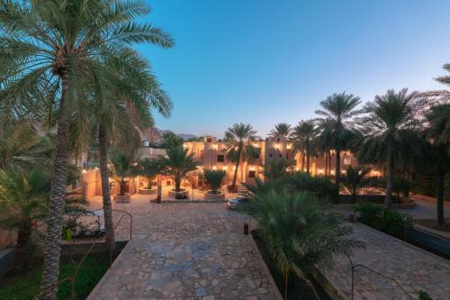 Nizwa Hotel | Discover Comfort at النزل البستان Bustan Inn with Pool & Dining