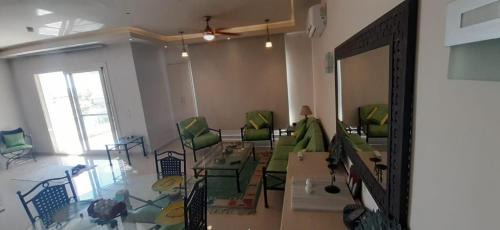 Al-'Amriyah Ski Chalet | Experience Haiseendabay on the Coast: Pet Friendly & Family Fun