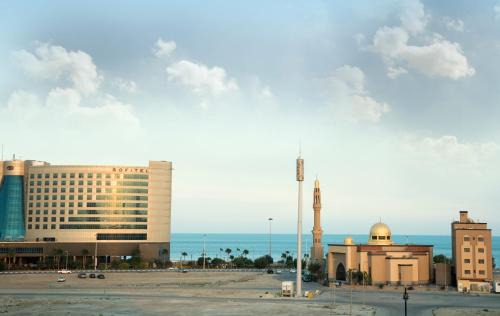 Al Khobar Apartment | Budget-Friendly Eastren Front with Restaurant & Breakfast