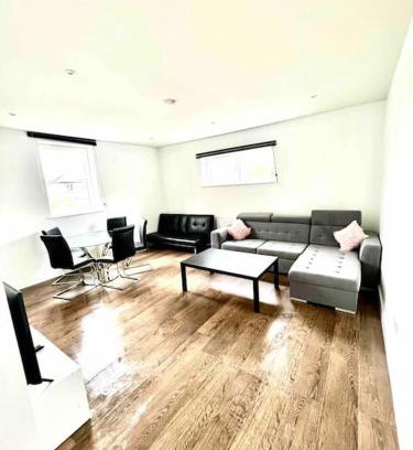 Elthorne Apartment | Half Price Family-Friendly 2 Bedroom Flat in Hanwell