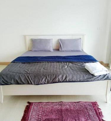 Ban Bang Saen Apartment | Beachfront Condo in Bang Saen with Pool and Ocean Views