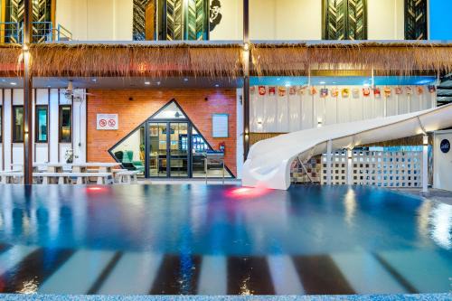 Kao Yai Villa | Discover Kasso Pool Villa: Oceanfront Paradise Awaits