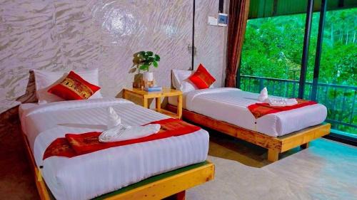 Khlong Sok Hotel | คีรีเขาสกริเวอร์