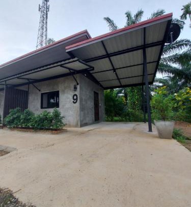 Tha Sae Hotel | Cozy Chalir Resort Chumphon: Pet Friendly & Family-Oriented