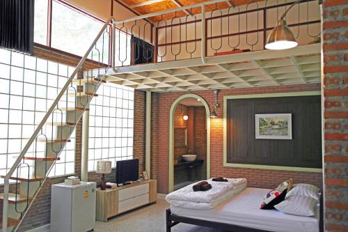 Uthai Thani Hotel | Discover Baan Karm Poo Uthaithani: Rated 8.6/10 by Guests