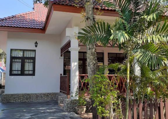 Chakphong House | Experience Comfort at บ้านทรายแก้ว: Pet-Friendly Paradise