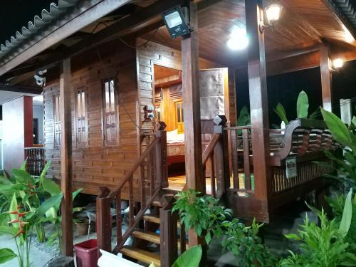 Ban Phe Resort | Pet-Friendly Oceanfront Stay at Bann Talay Im eimm