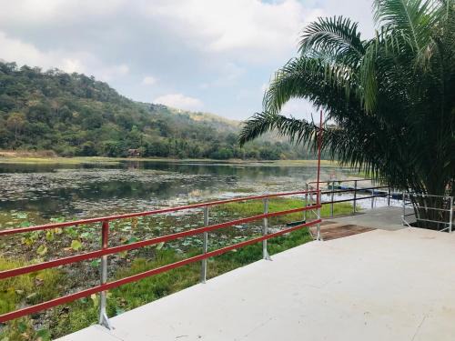 Chong Mek Resort | Relax at บ้านภูเคียงน้ำรีสอร์ท Near Wat Ruang Saeng