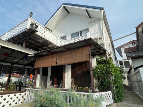 Nakhon Chai Si Bed & Breakfast | Discover Family-Friendly Comfort at Baan Rak Hotel