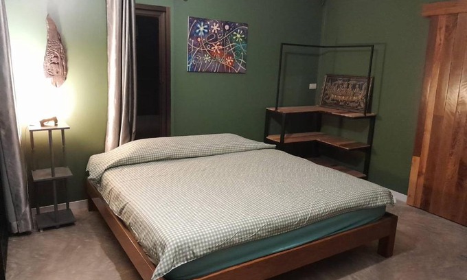 Trat House | Discover Bann Lookjan Trat: Family-Friendly with Breakfast
